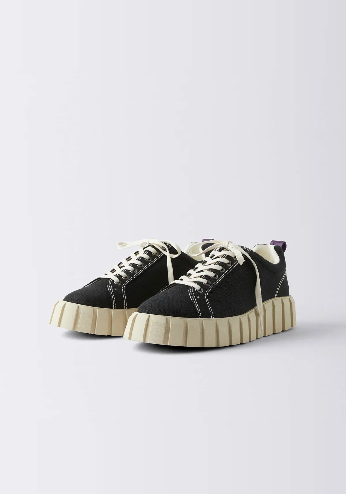 Odessa Canvas Black