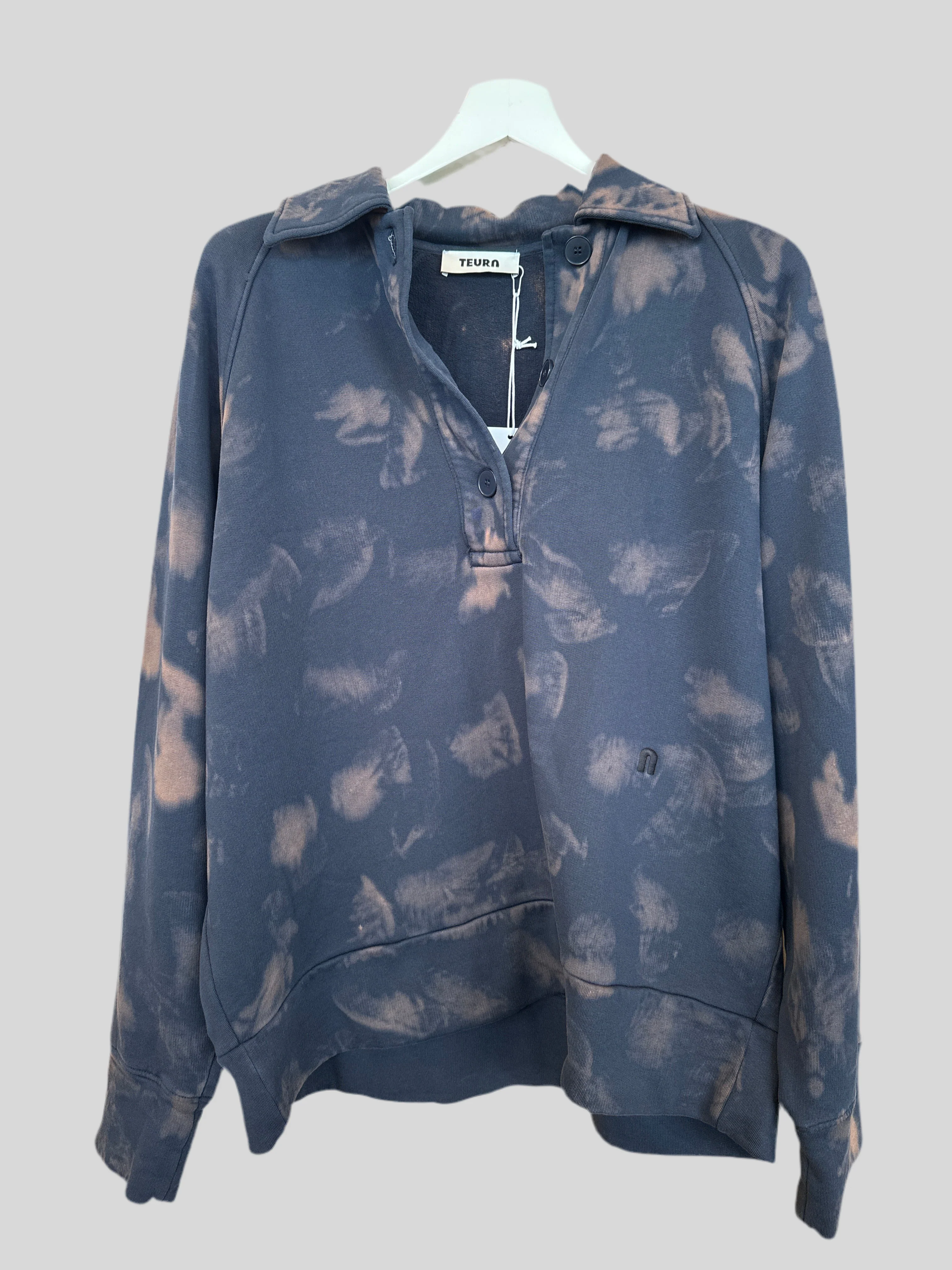 Oversized sweatshirt brush strokes